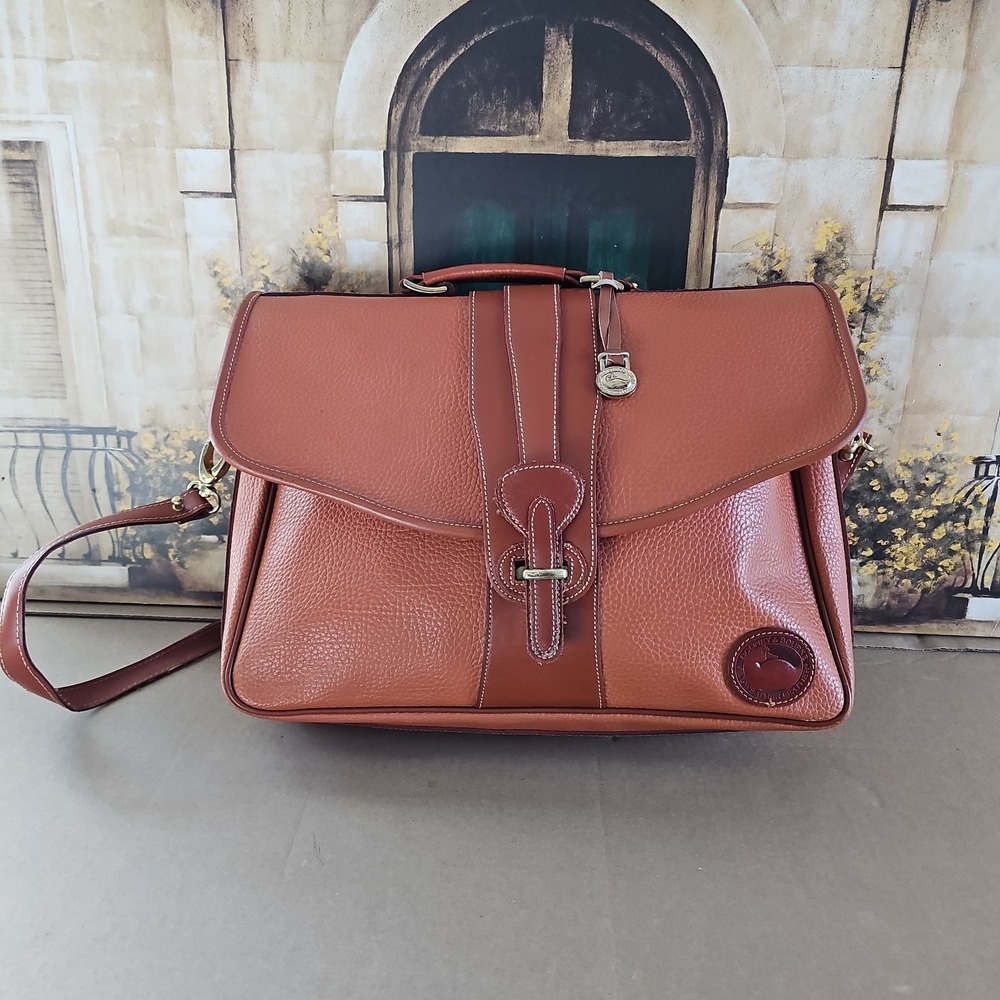 Vintage Dooney & Bourke Awl leather extra large messenger bag Excellent! - Picture 3 of 16